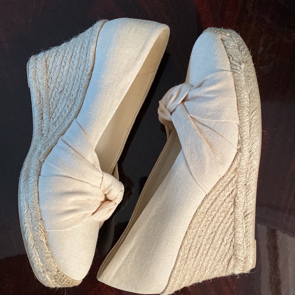 Women’s 7 1/2 fabric espadrilles (wedges) by Soludos - new without tags